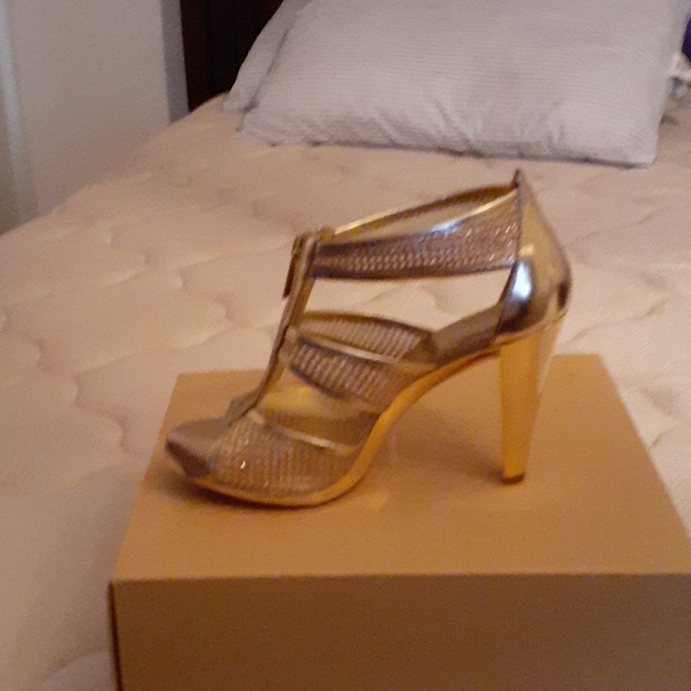 Michael Kors Berkeley T Strap